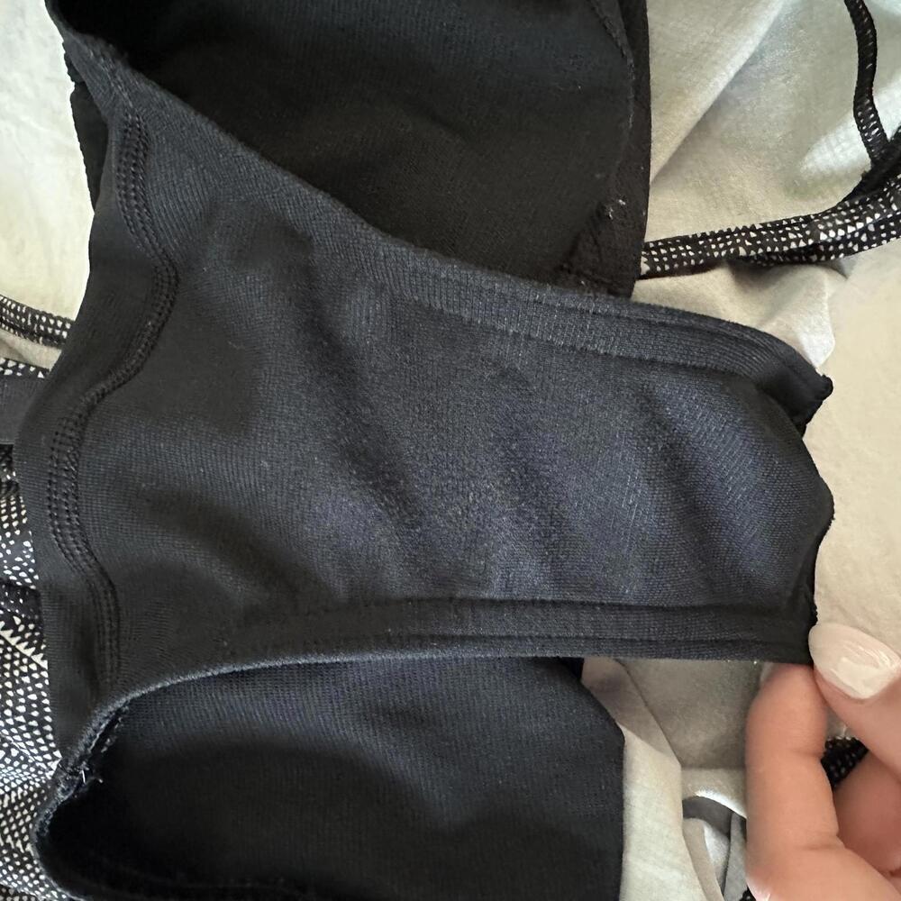 Lululemon Run Hotty Hot Short Lined Black White Geo 2.5” Size 6 - EUC - Picture 5 of 8